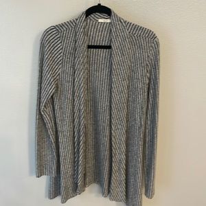 Le lis open front sweater size M